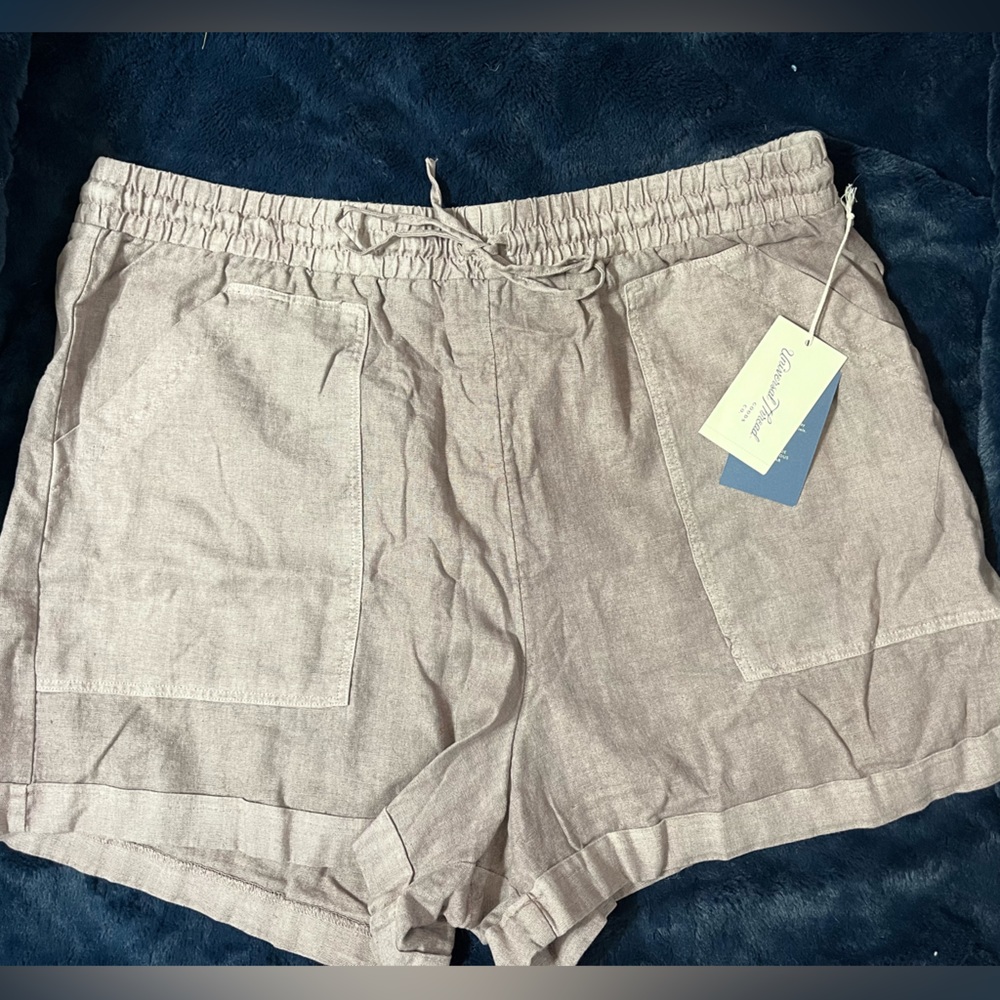 NWT Tan linen shorts